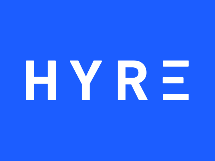 HYRE-logo med uthevet hvit tekst på blå bakgrunn