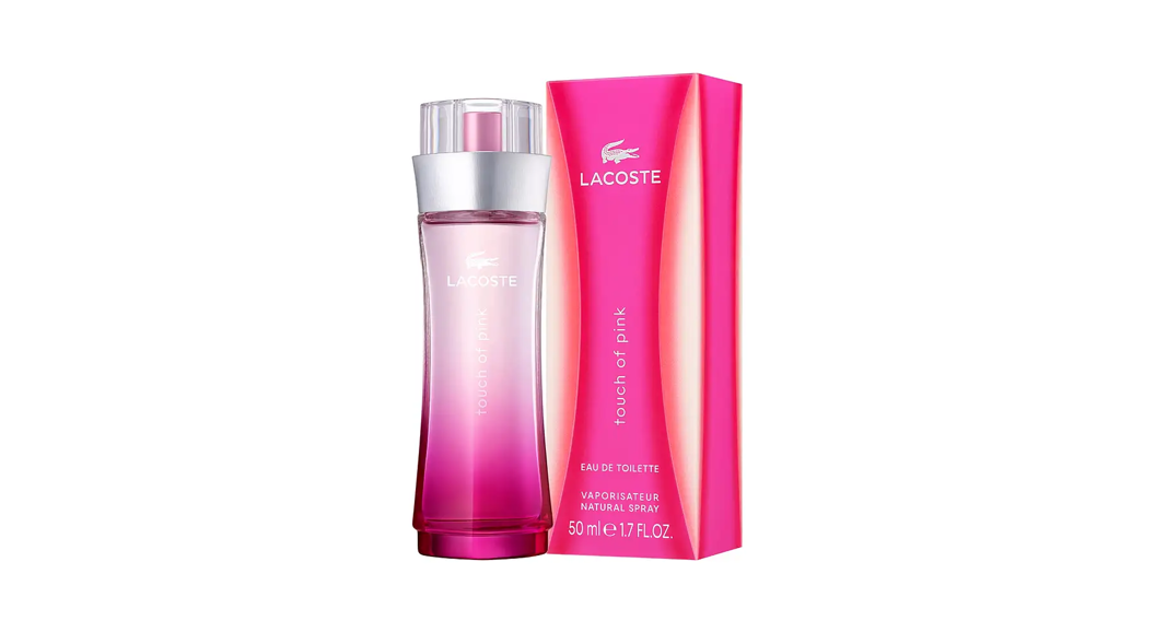 Lacoste Touch of Pink eau de toilette i rosa flaske med tilhørende eske, isolert på hvit bakgrunn
